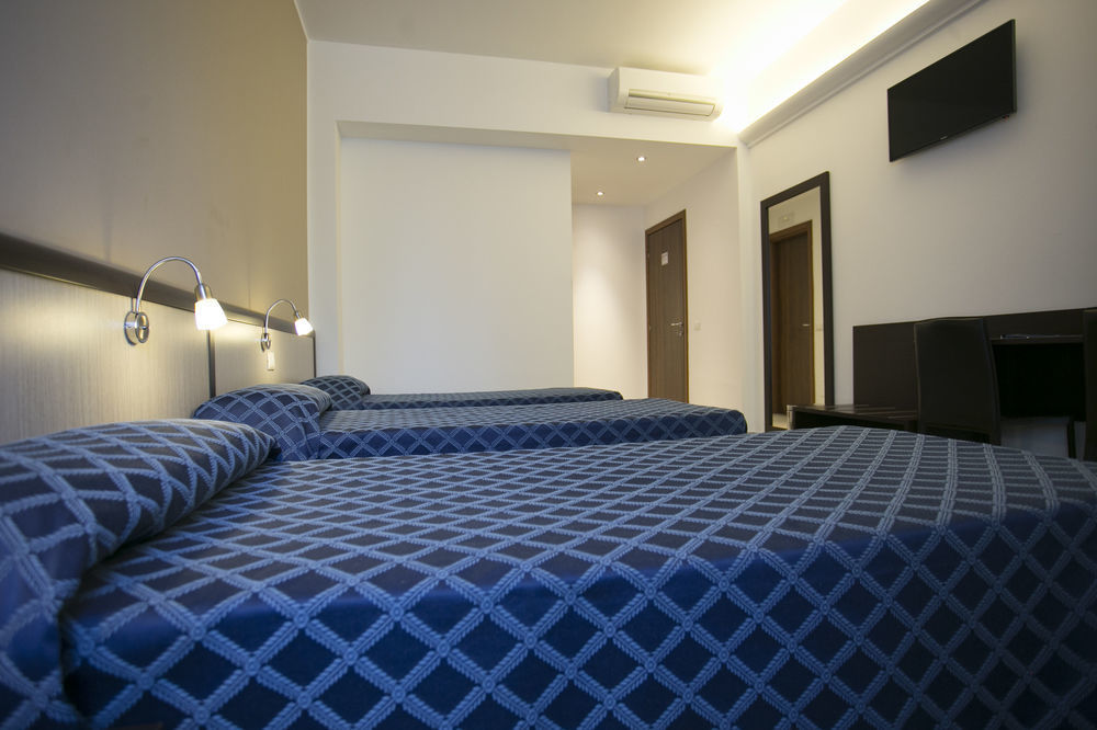 Av Hotel Milano Exterior foto
