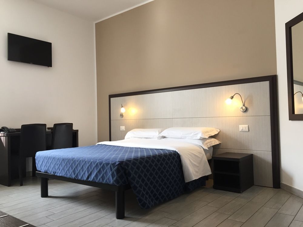 Av Hotel Milano Exterior foto